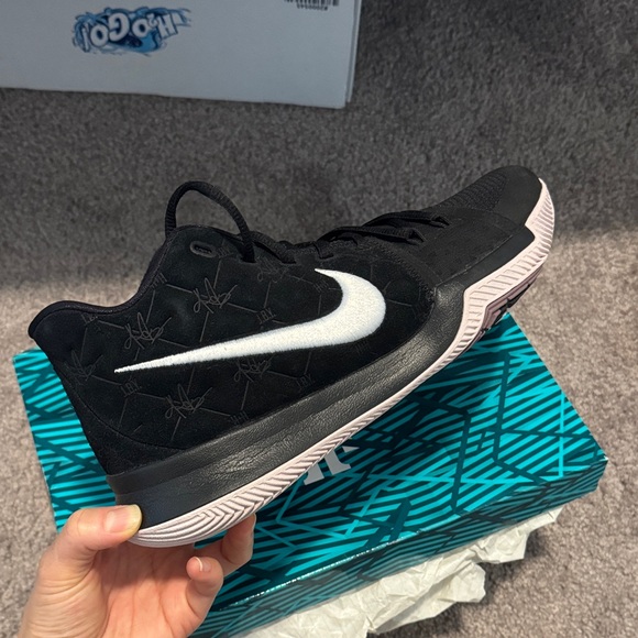 kyrie 3 black white silt red